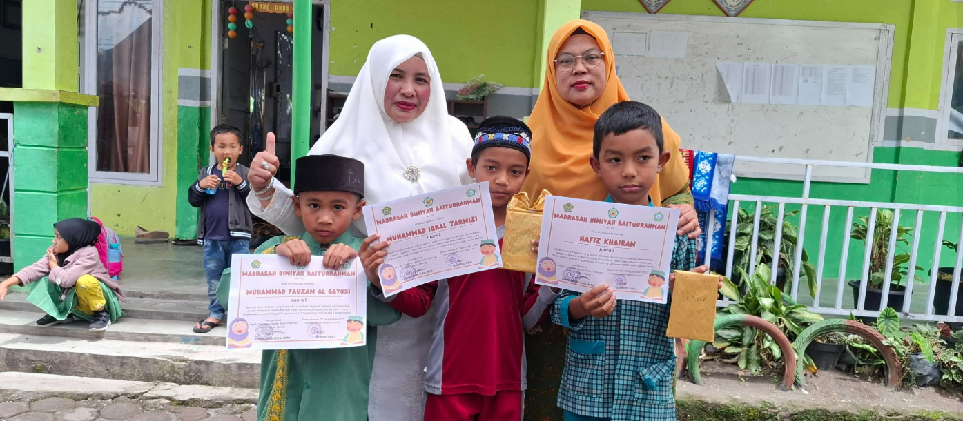 MIN 2 Bener Meriah Gelar Pembagian Hadiah dan Sertifikat untuk Santri Madin Baiturrahman pada Peringatan Hari Santri 2025 MIN 2 Bener Meriah Gelar Pembagian Hadiah dan Sertifikat untuk Santri Madin Baiturrahman pada Peringatan Hari Santri 2025